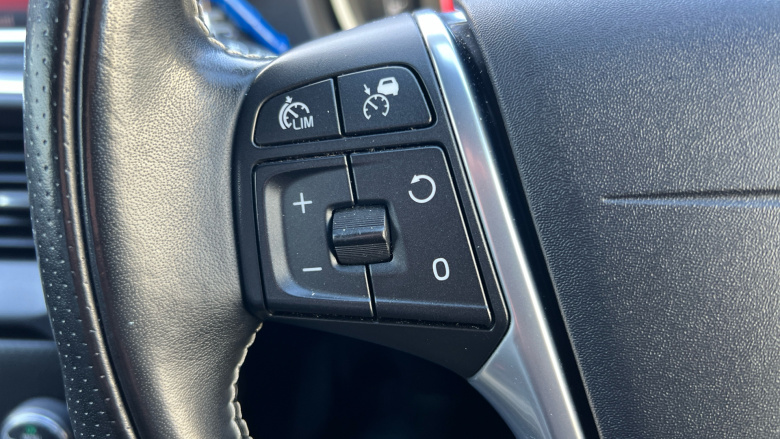 Volvo V40 T2 [122] R DESIGN Pro 5dr Geartronic Petrol Hatchback